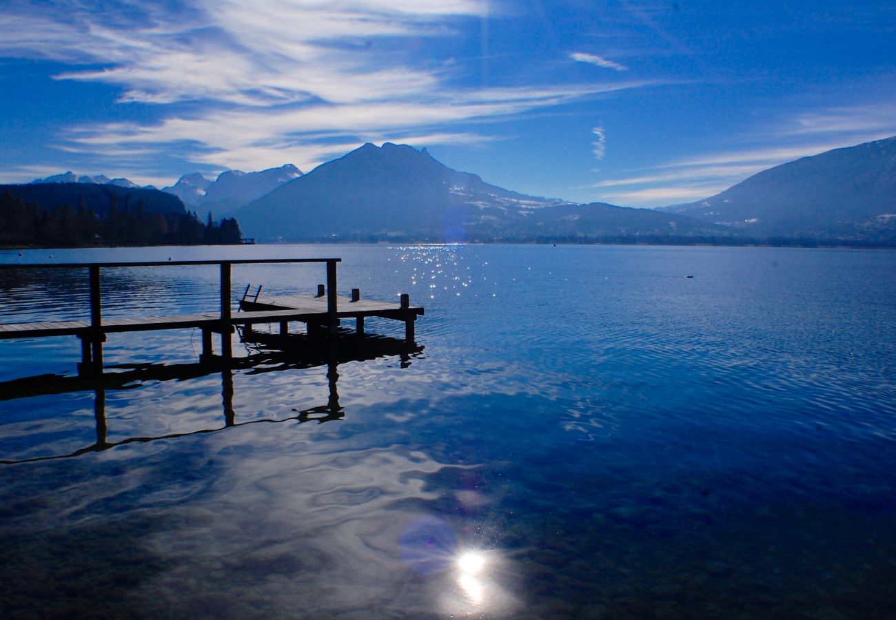 house, luxury, seasonal rental, annecy, holidays, lake access, private pontoon, mountain, hotel, snow, sun, boat 