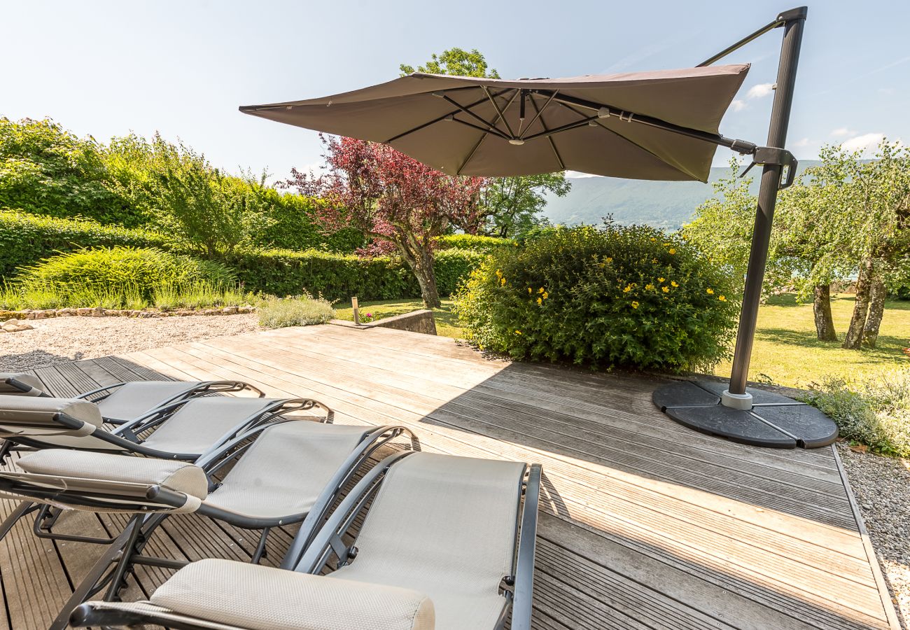 villa, pontoon, garden, lake view, for rent, vacation, cozy, restful, charming, Veyrier, lake Annecy, summer, 4 rooms