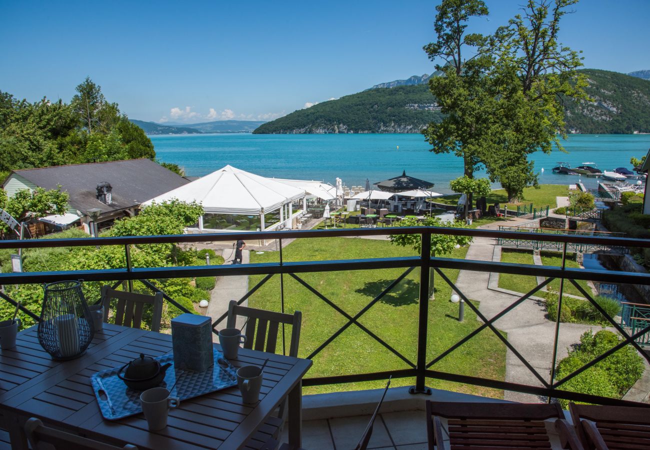 balcony, baie des voiles, holiday rental, location, annecy, lake, mountains, luxury, flat, hotel, sun, snow, vacation