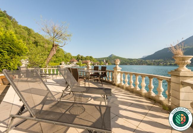 Apartment in Duingt - LES LIBELLULES - UNIQUE : Accès direct au Lac !