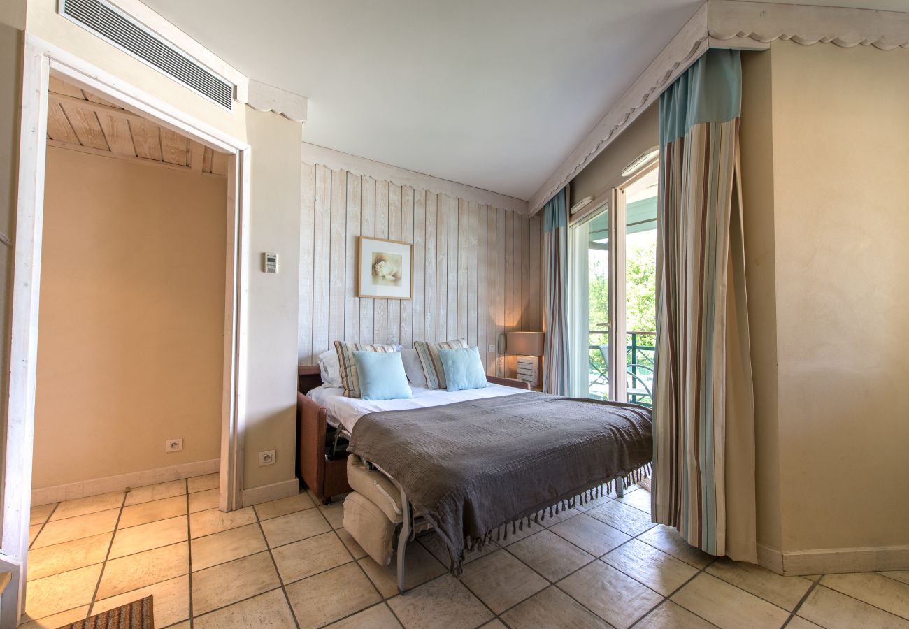sofa-bed, baie des voiles, holiday rental, location, annecy, lake, mountains, luxury, flat, hotel, sun, snow, vacation