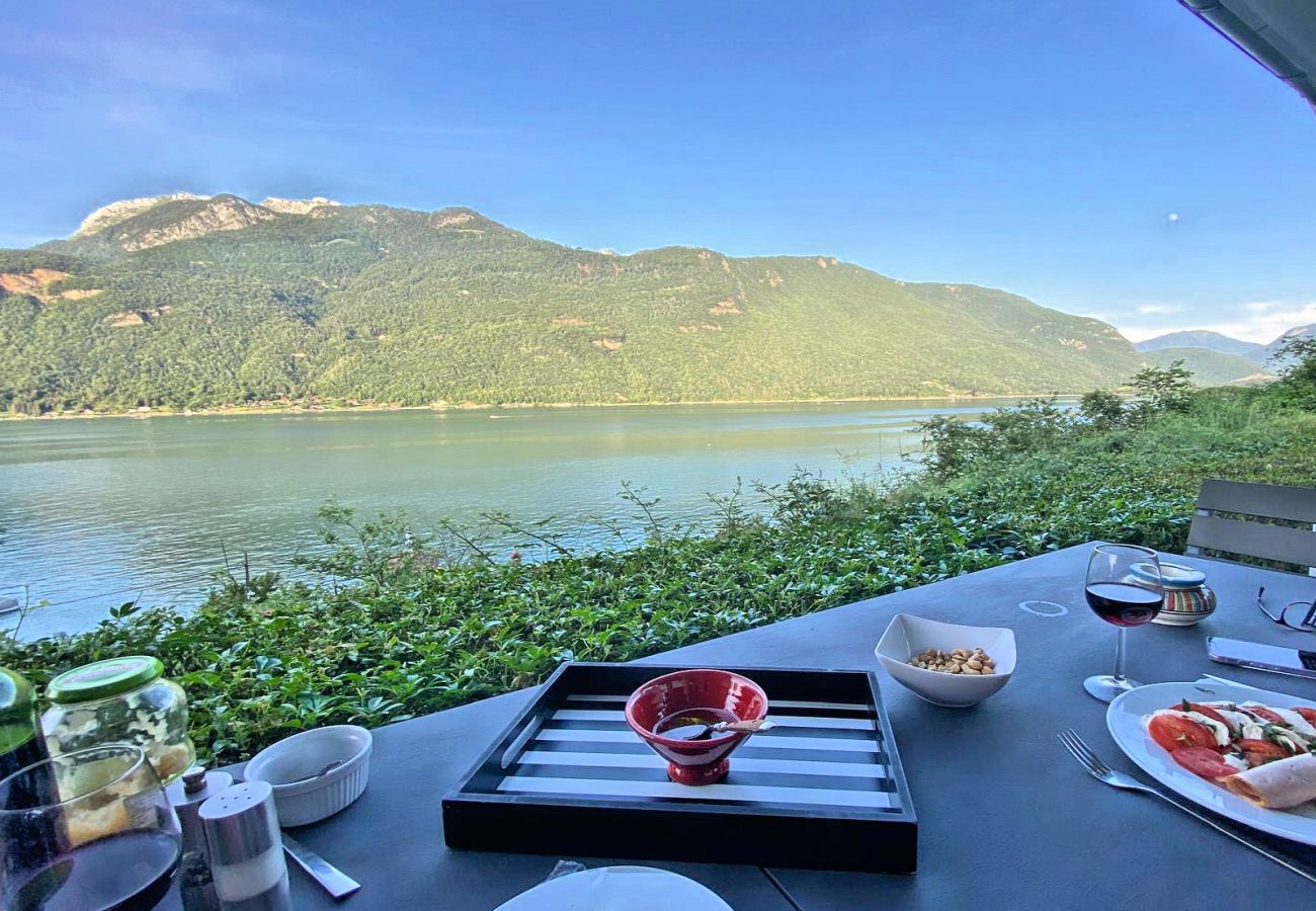 Holiday rental Panoramic view lake annecy Bredannaz
