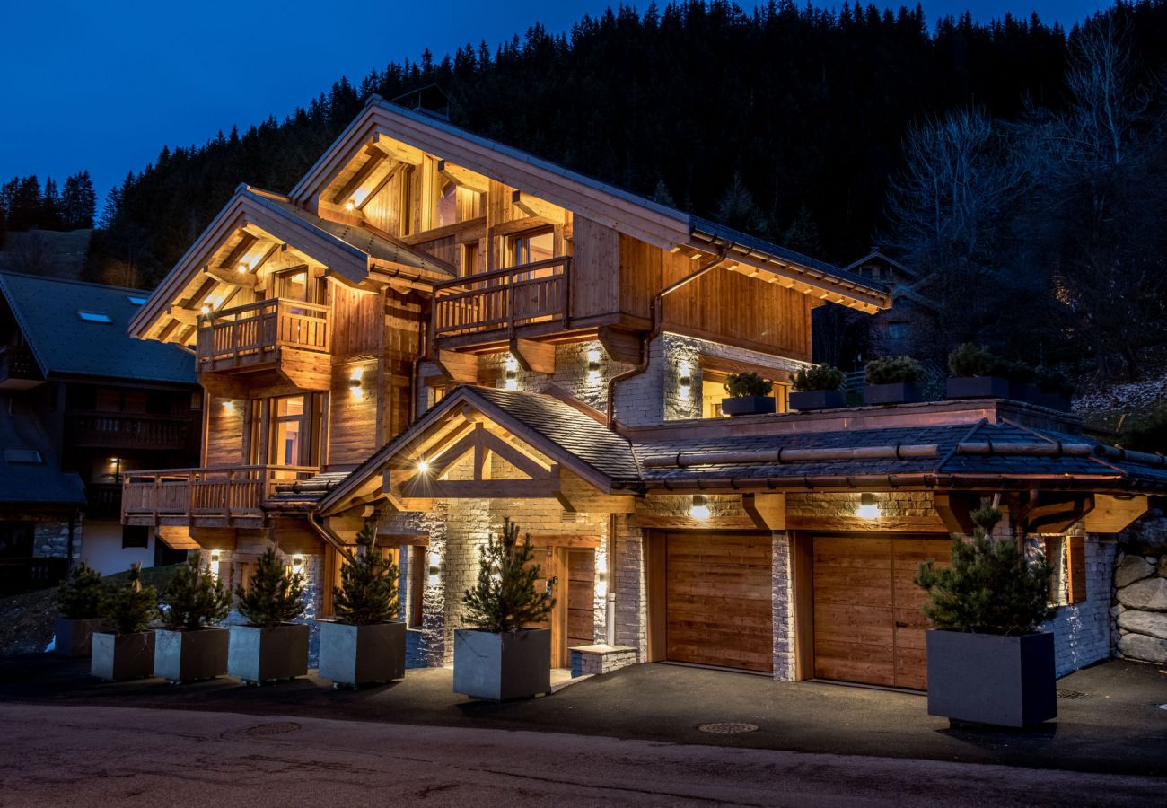 Chalet in Les Allues - Winter Méribel // Chalet Exception SKI IN OUT