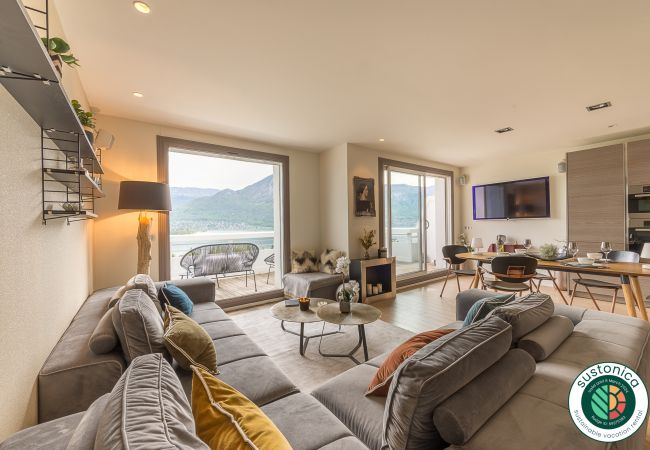 Apartment in Annecy - Lac annecy - 10th floor 360° lake and castle view.