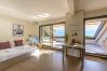 Apartment in Duingt - Le Loft Evasion, pieds dans l'eau. Terrasse XXL