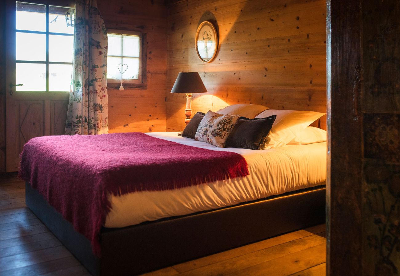 Chalet in La Clusaz - LCZ-L'Authentique Chalet familial 5* des Confins