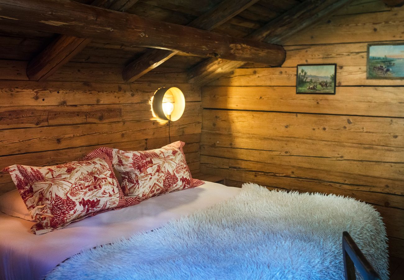 Chalet in La Clusaz - LCZ-L'Authentique Chalet familial 5* des Confins