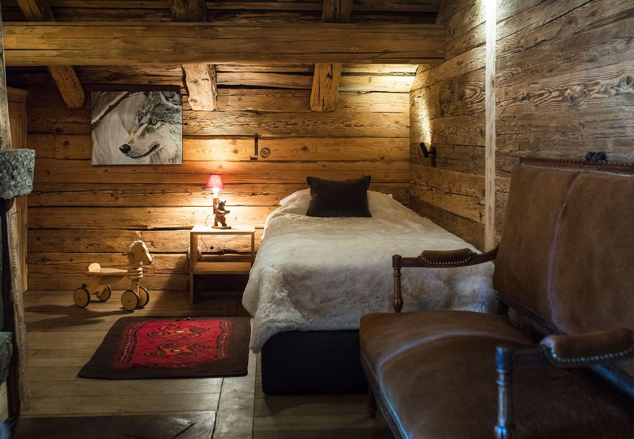 Chalet in La Clusaz - LCZ-L'Authentique Chalet familial 5* des Confins