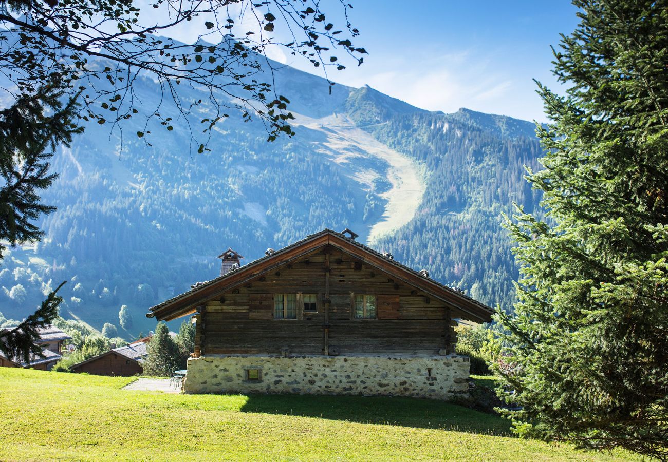 Chalet in La Clusaz - LCZ-L'Authentique Chalet familial 5* des Confins