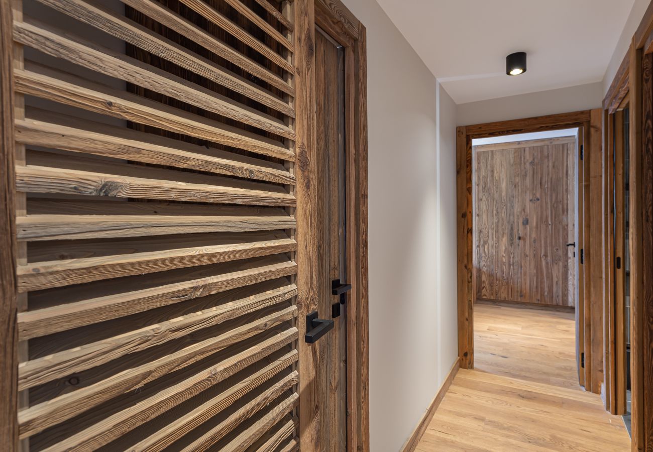 Apartment rental Méribel close to the centre and the slopes, luxury mountain concierge, luxury airbnb, french alps 