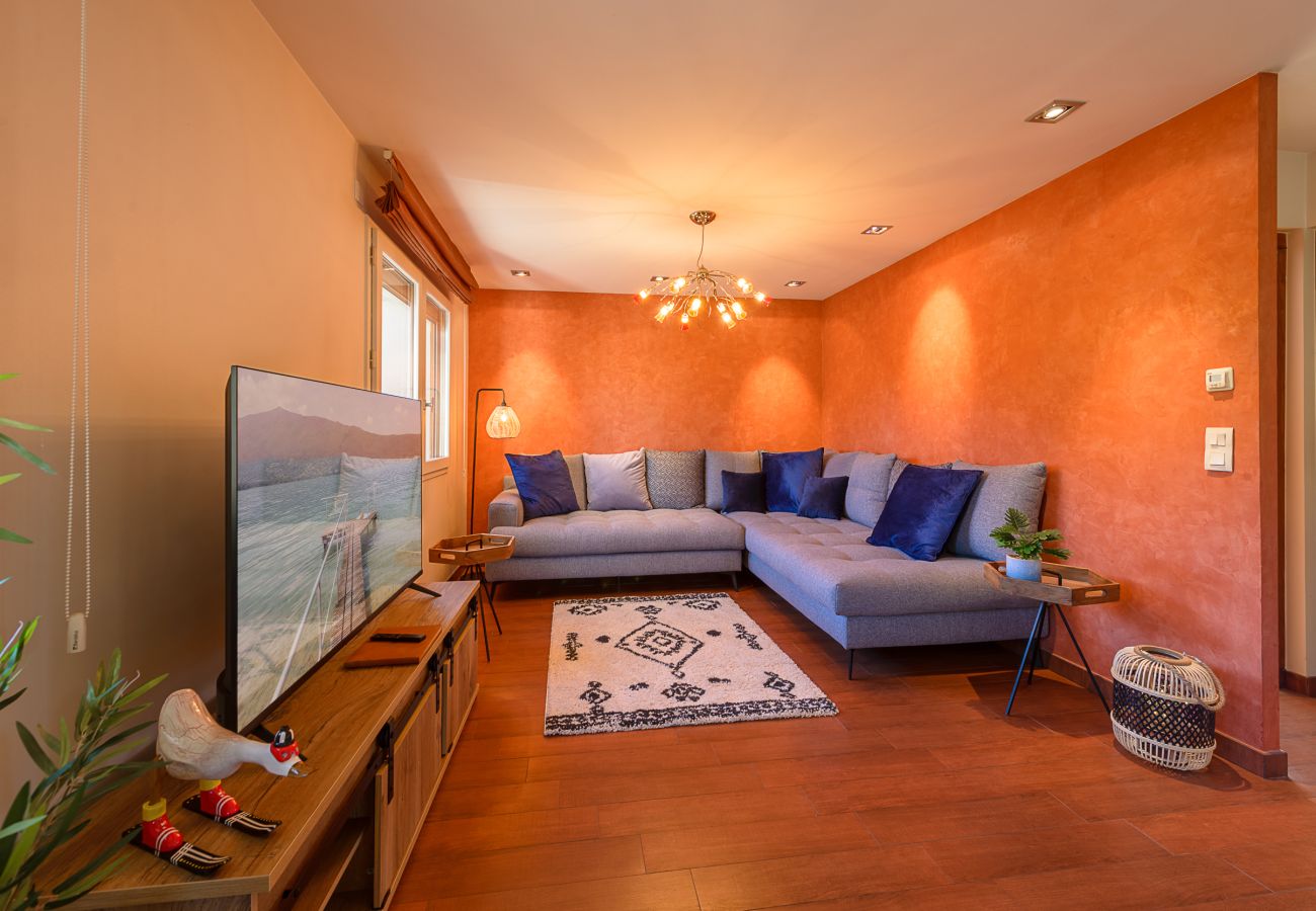 Vacations, furnished rental, tourism, airbnb, luxury home, lake view, lake proximity, LLA Selections, booking