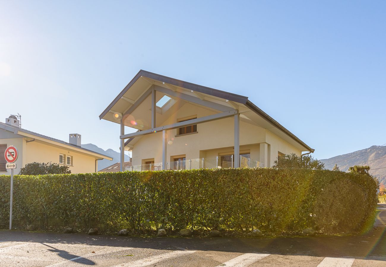 Guest house, authentic, family home, for rent, winter, snow, waterfront, marina, nearby beach