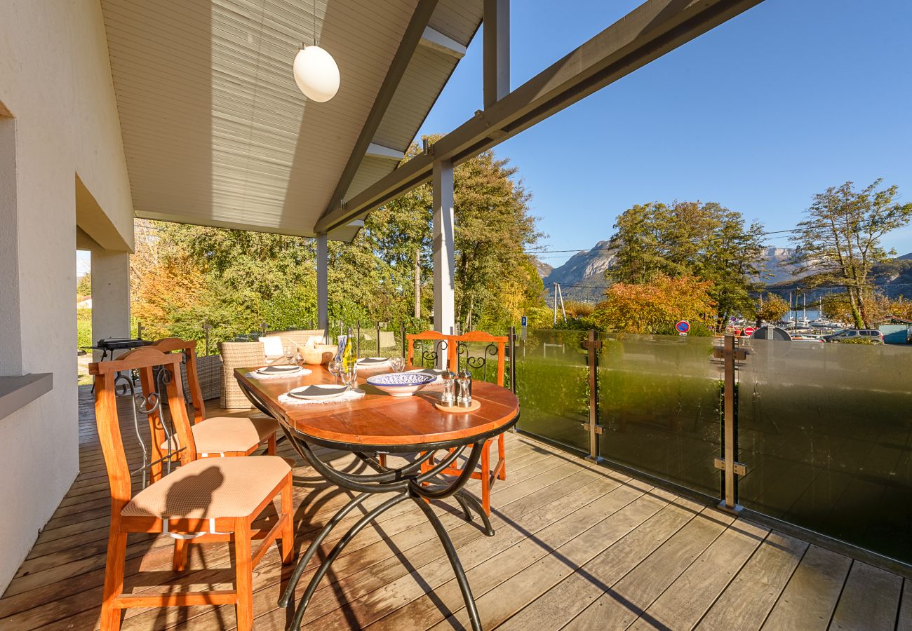 Seasonal rentals, Lake Annecy, Saint-Jorioz, mountains, house, garden, upscale concierge service,
