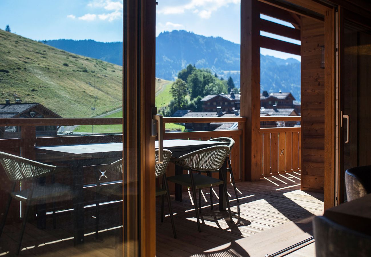 apartment for rent in summer and winter! Enjoy the benefits of a sunny, landscaped balcony, ideal for contemplating the mountains. 