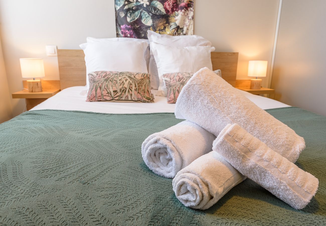 How to become superhost on Airbnb - annecy lake rental