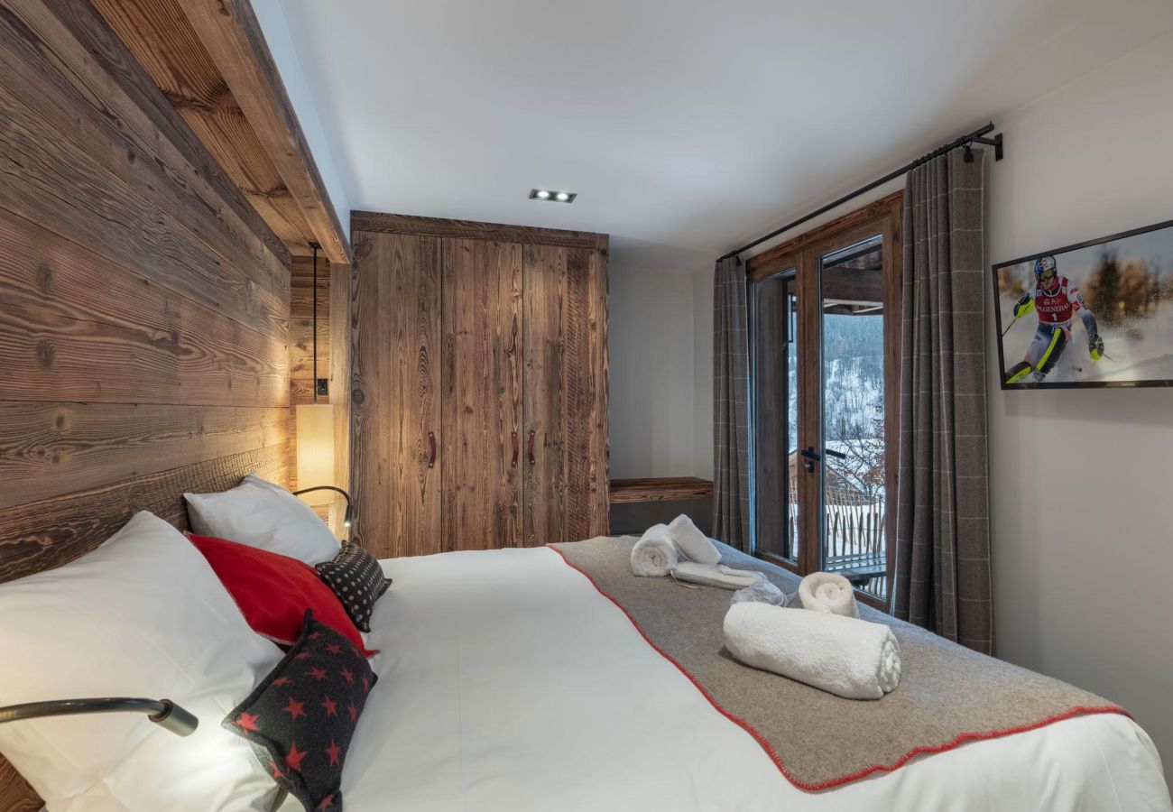 Large chalet for rent Meribel, mountain airbnb 15 people, ski vacations close to the slopes, luxury french alps