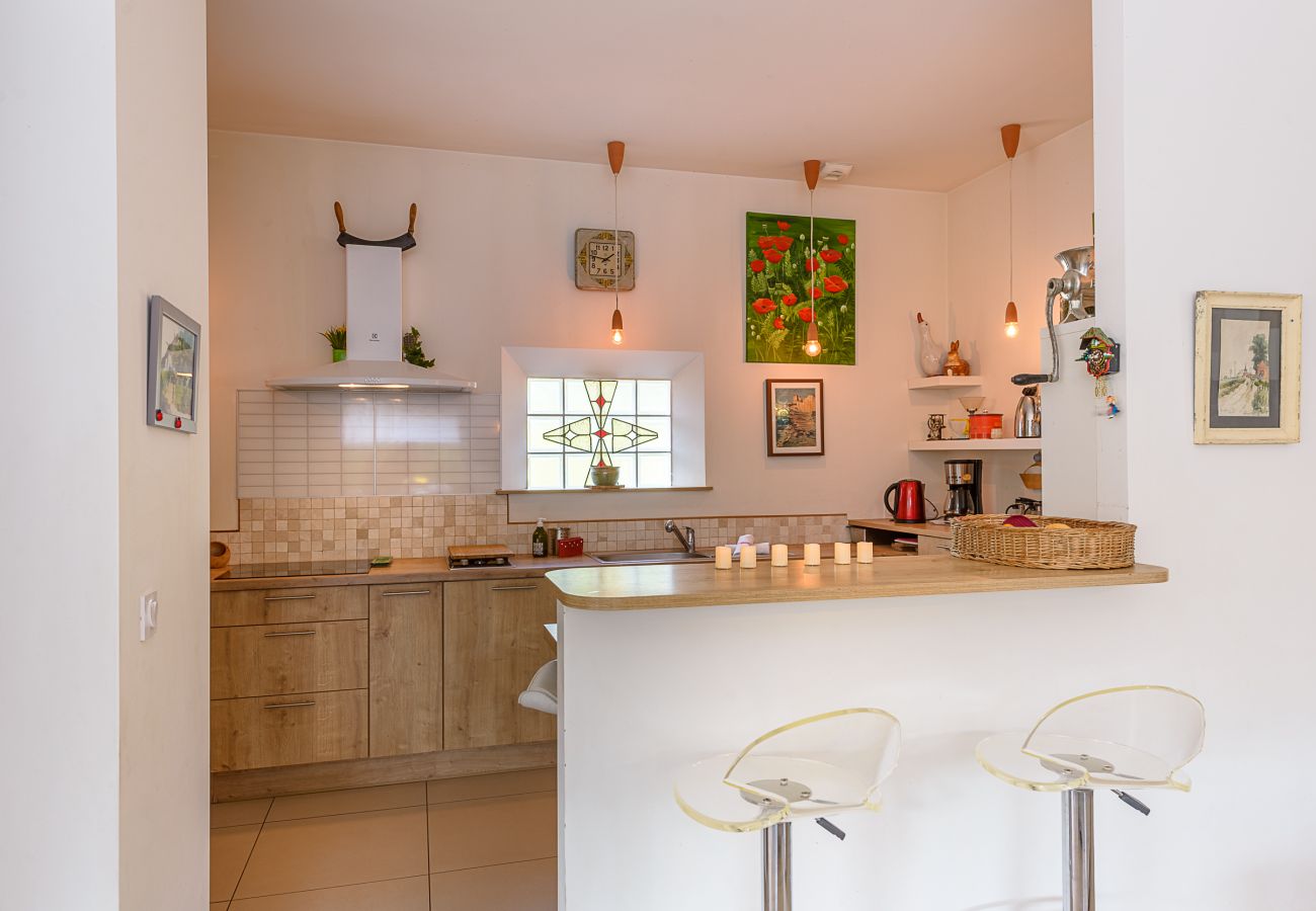 Rent a house on the banks of Lake Annecy for families, mountain retreats, gites to rent in the Alps, waterfront property