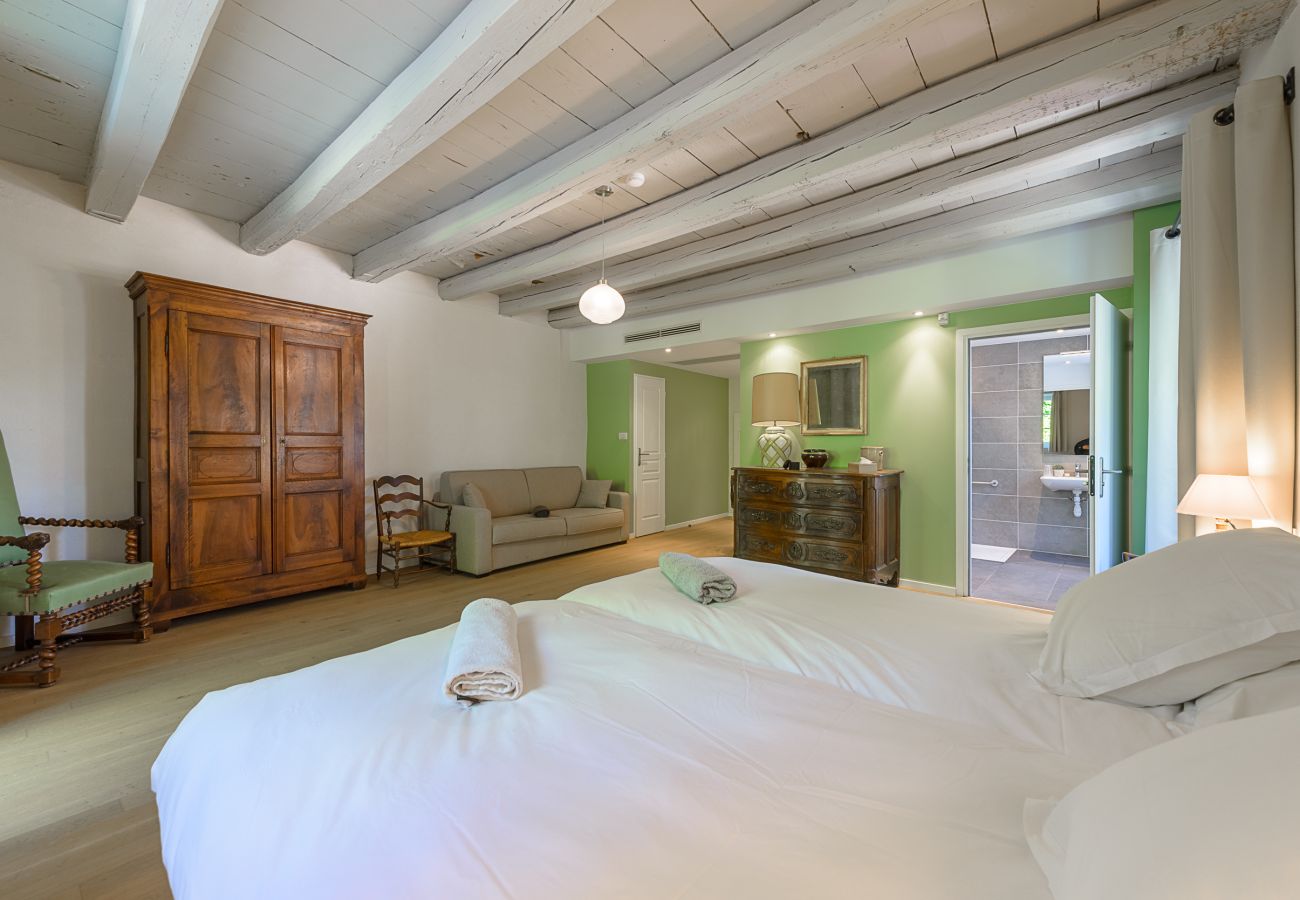 Country house in Veyrier-du-Lac - Le Vignoble du Lac, Domaine avec vue. 17p.