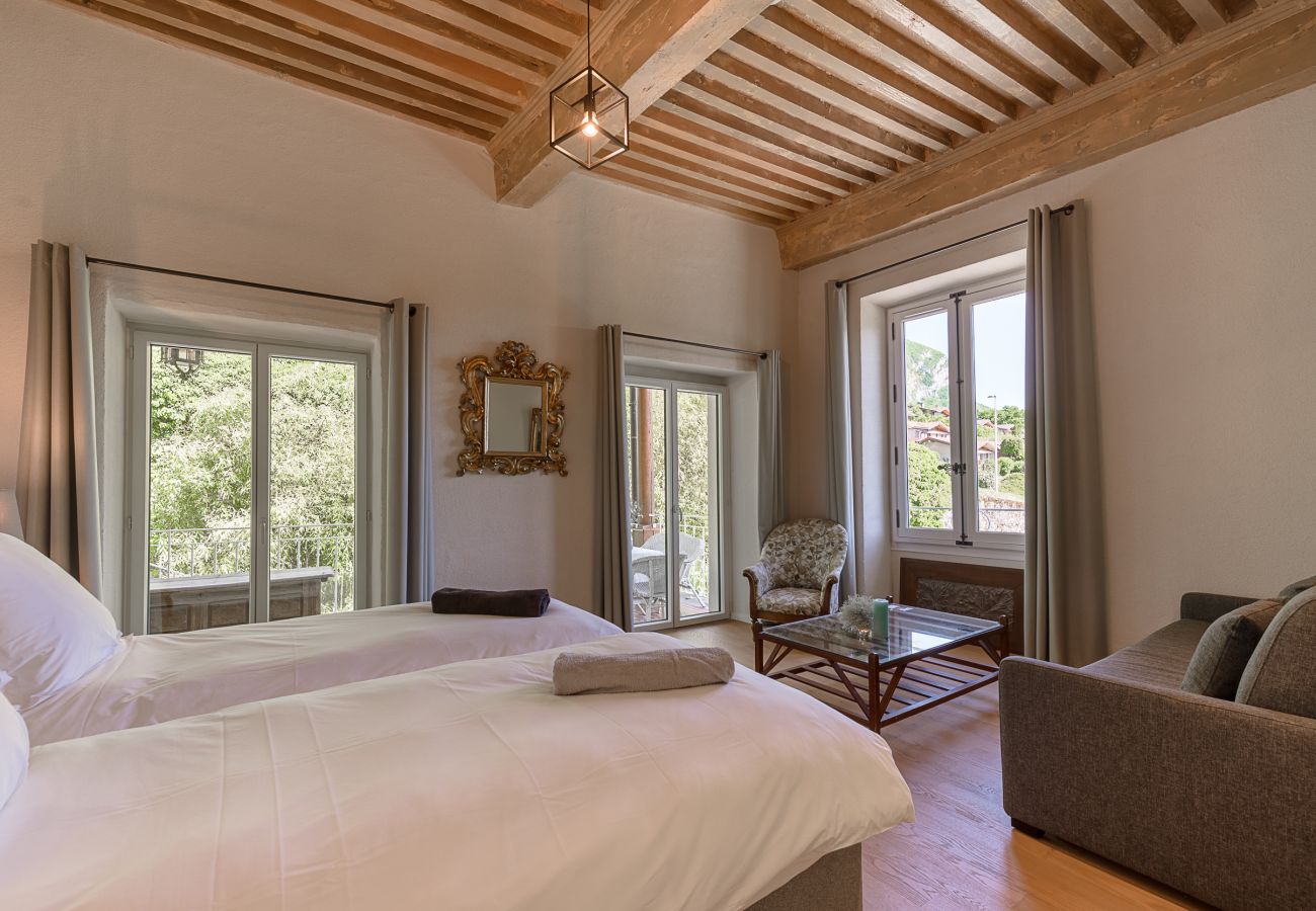 Country house in Veyrier-du-Lac - Le Vignoble du Lac, Domaine avec vue. 17p.