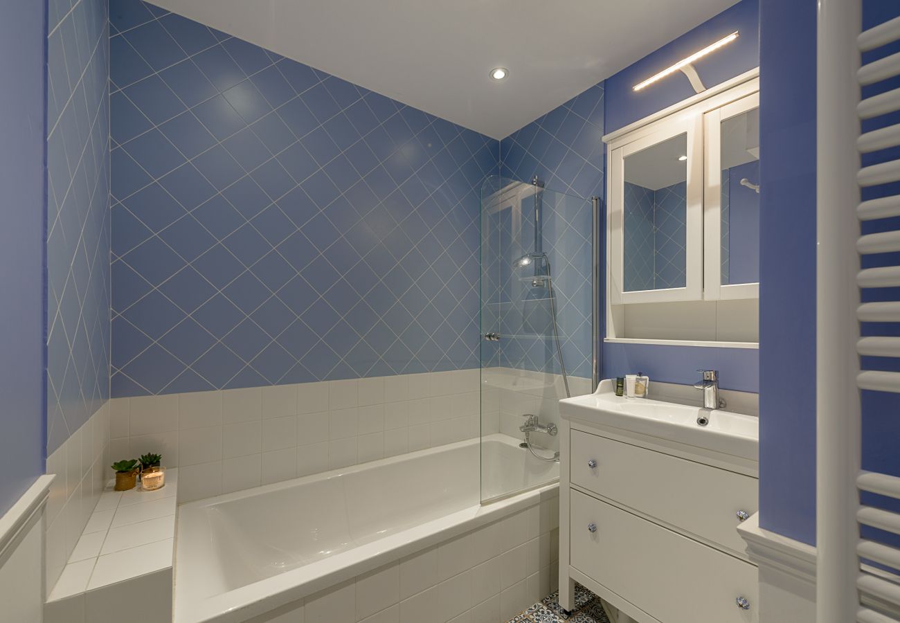 Apartment in Saint-Jorioz - ST JORIOZ - Ecrin Bleu, rez de jardin 2 pas du lac