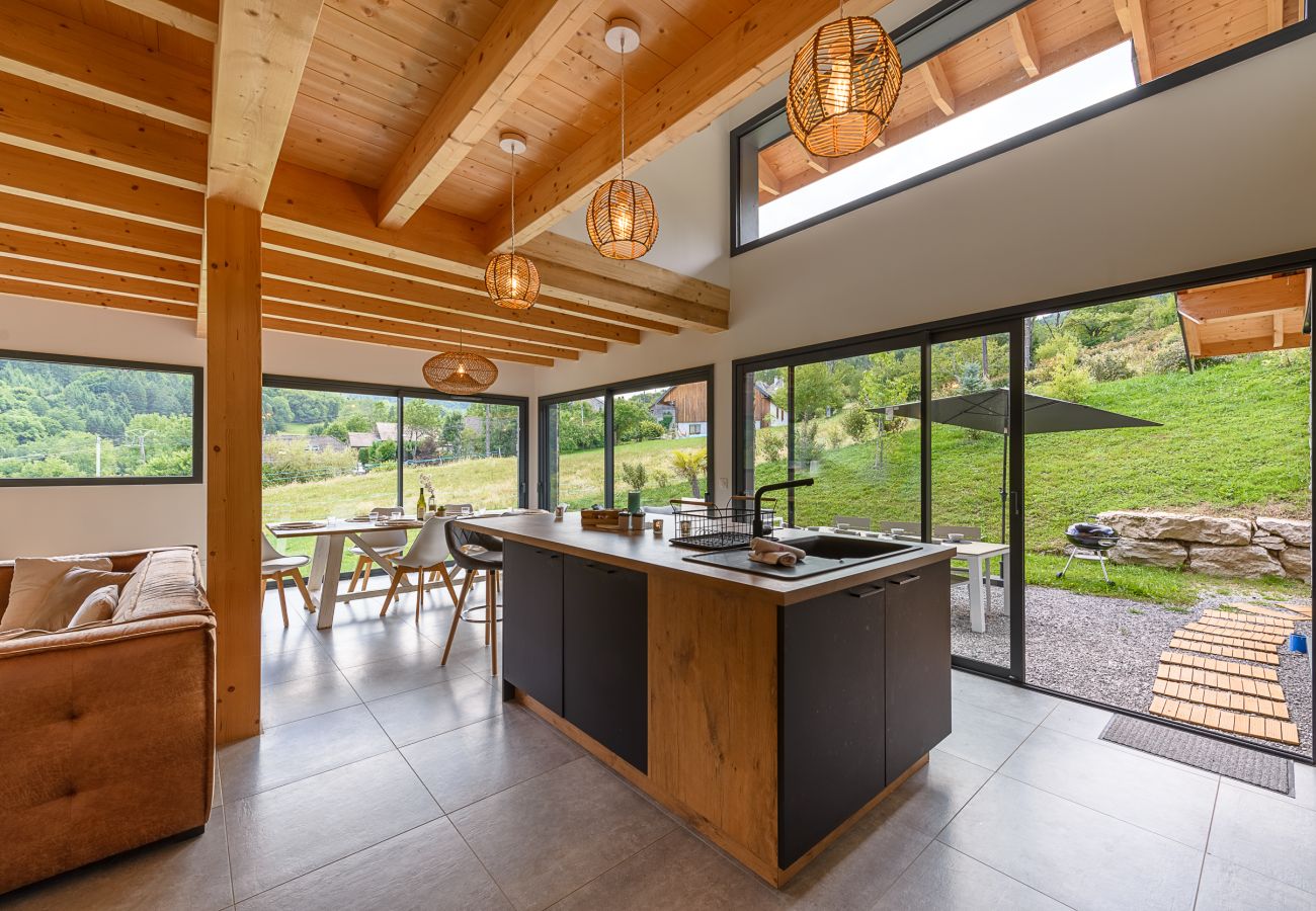 Villa rental with jacuzzi in Annecy Lake 