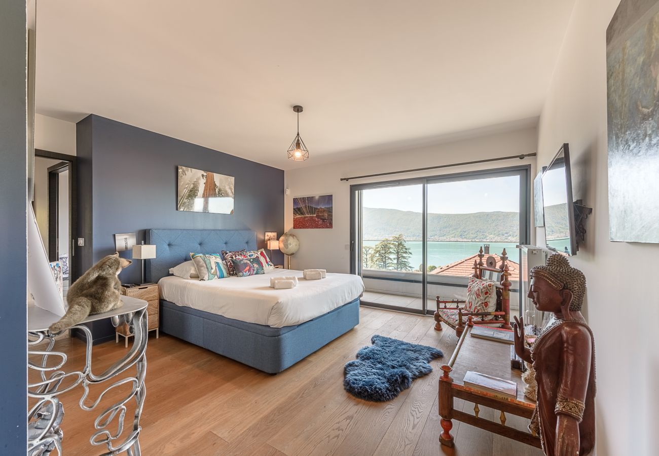 Rent Villa Sunset with LLA Selections - master bedroom 