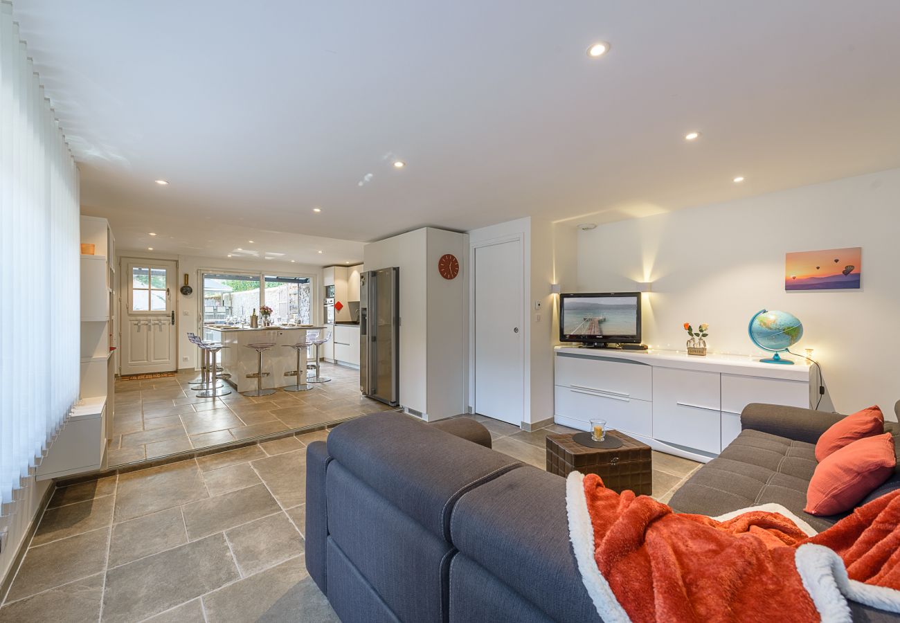 House in Doussard - BREDANNAZ - Belle Evasion, plage privée & jacuzzi