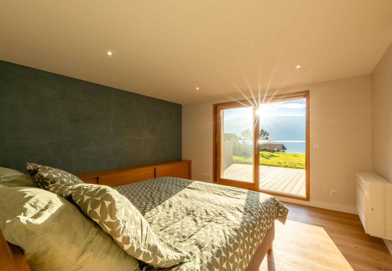 Villa in Veyrier-du-Lac - VEYRIER - Villa Jade, plage privée, 14p