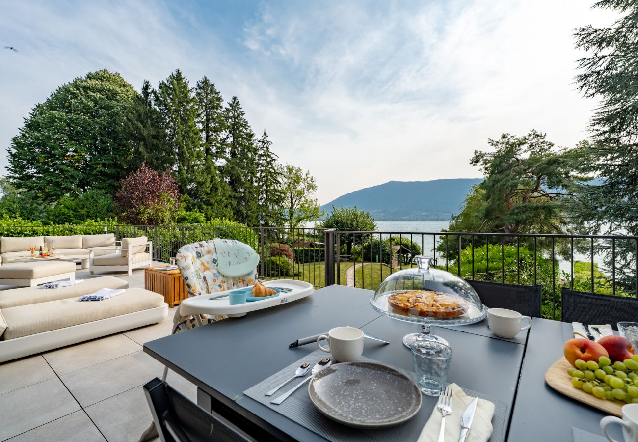 Villa in Veyrier-du-Lac - VEYRIER - Villa Jade, plage privée, 14p