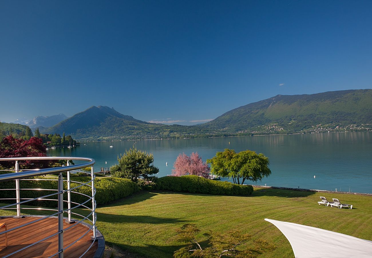 Villa in Veyrier-du-Lac - VEYRIER - Villa Eloria 5★, plage privée, 10p
