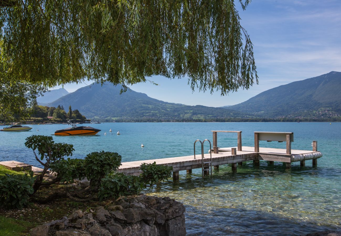 Villa in Veyrier-du-Lac - VEYRIER - Villa Azurea 5★, plage privée, 10p