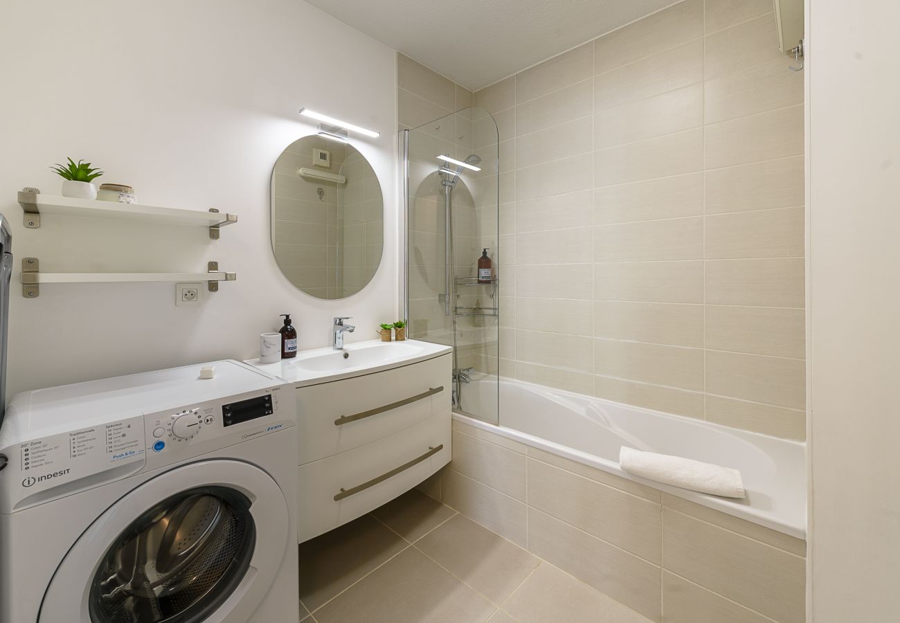 Apartment in Annecy - Annecy - L'Échappée du Lac 4p