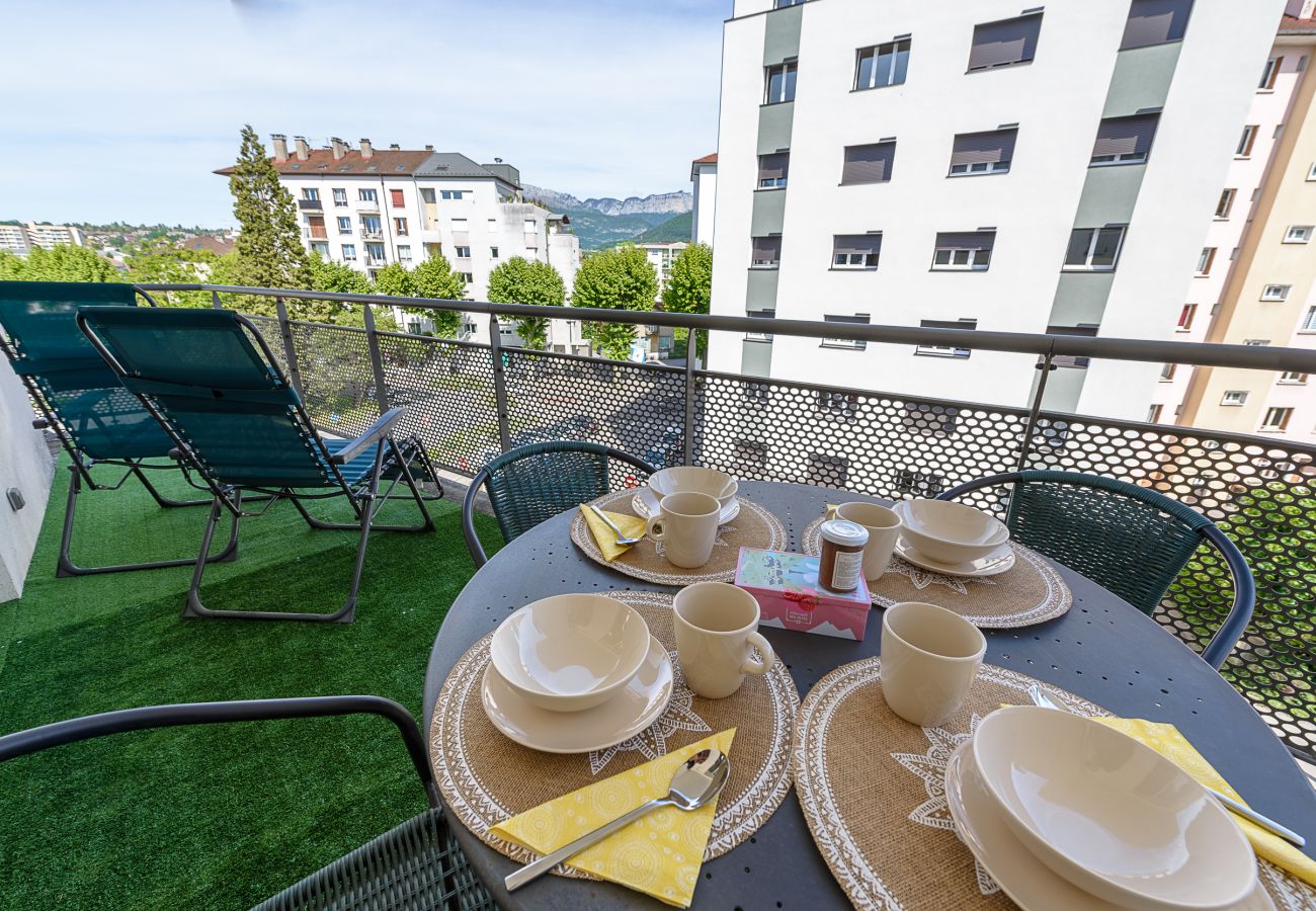 Apartment in Annecy - Annecy - L'Échappée du Lac 4p