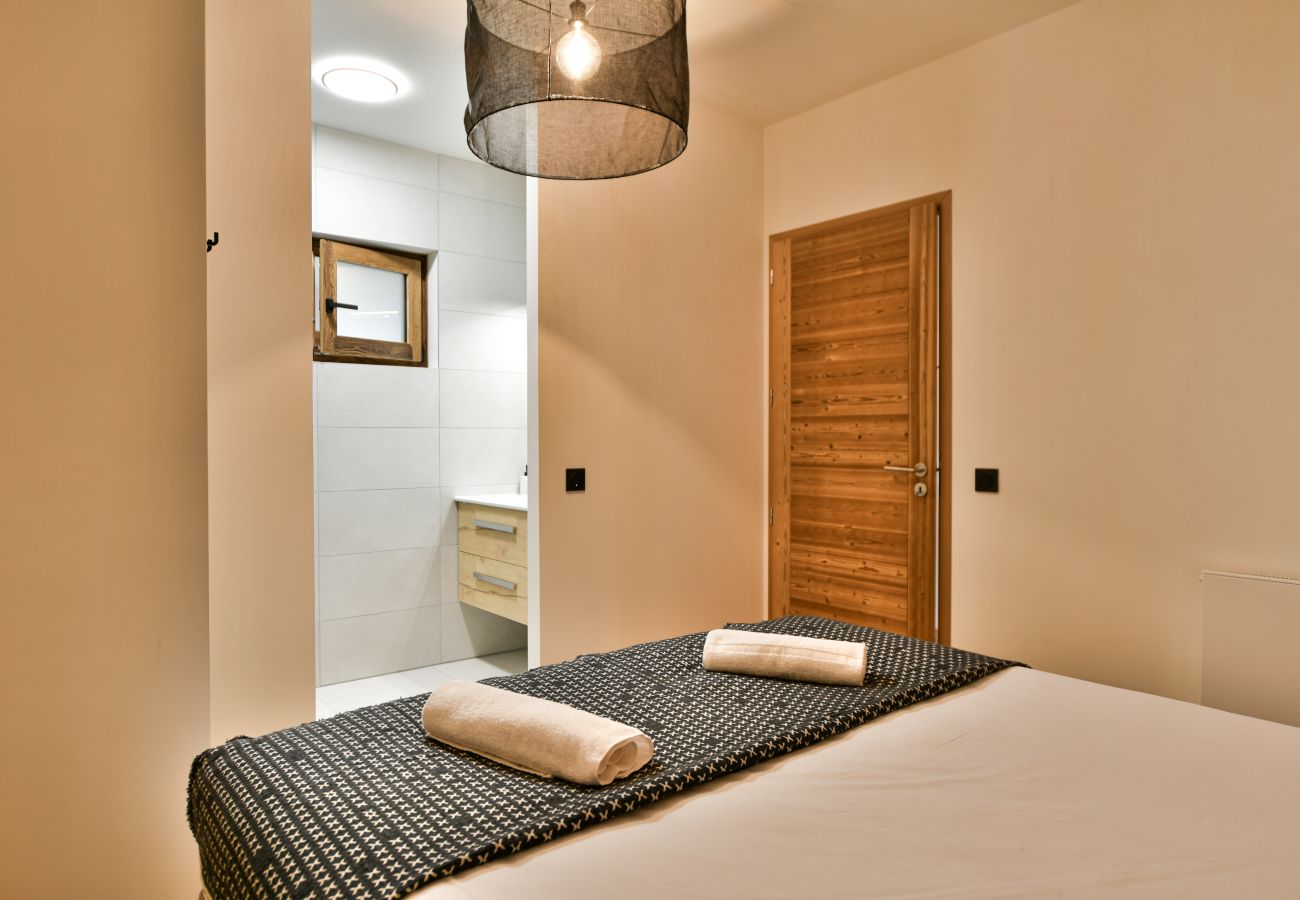 Apartment in Le Grand-Bornand - LE GRAND-BORNAND - Le Balcon du Lachat, cosy avec