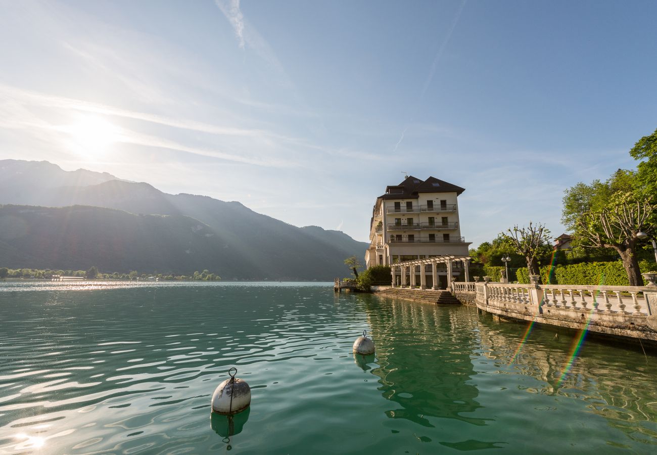 Residence les Libellules à Duingt avec vue sur le lac d'Annecy et les montagnes 