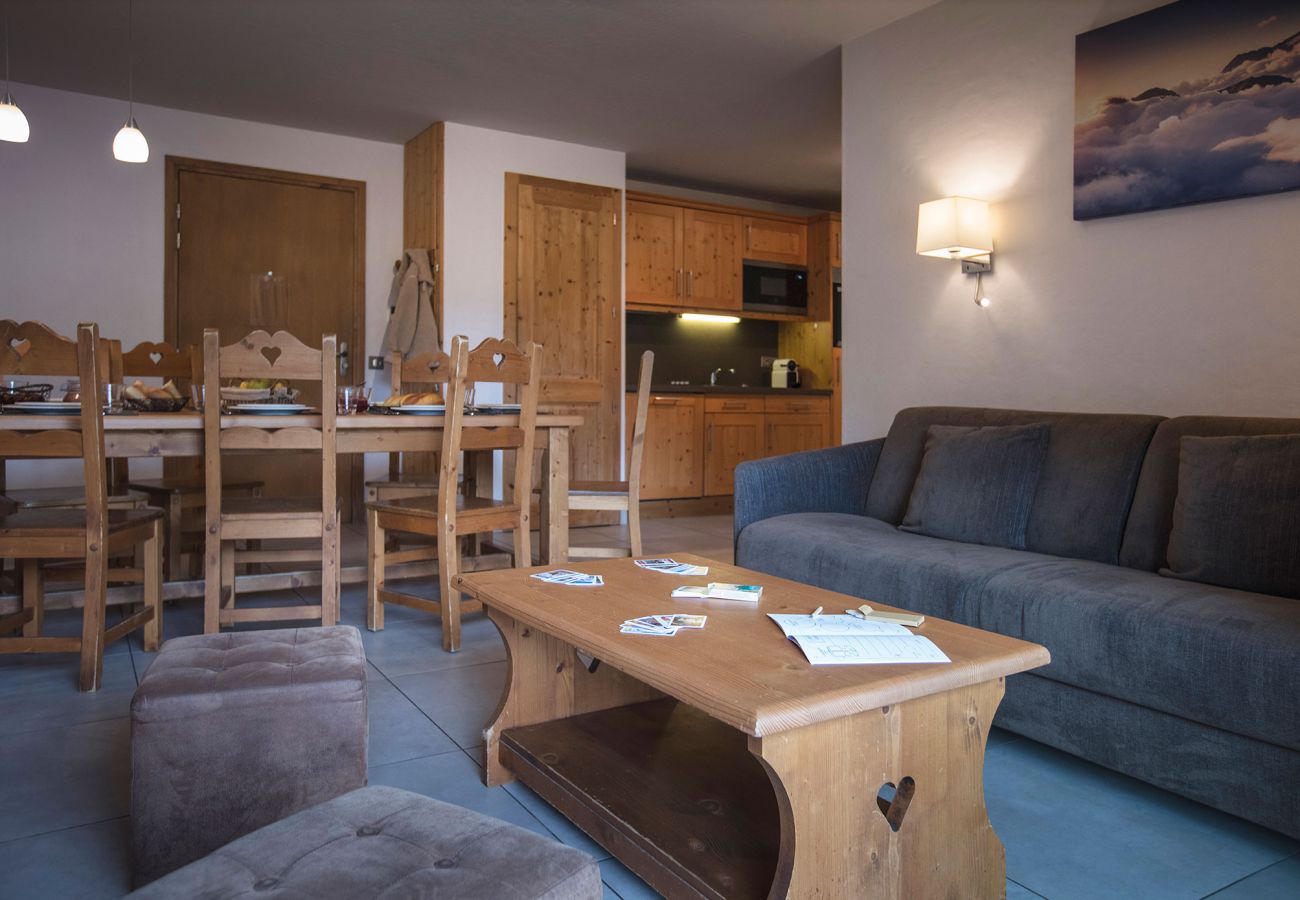 Appartement à La Clusaz - LCZ - Charmant T3 spa aux pieds des pistes, 4*