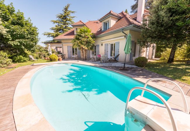 Maison à Annecy-le-Vieux - ANNECY - Lumineuse Villa de famille avec Piscine