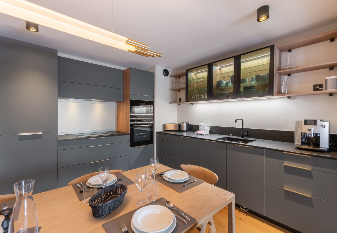 Appartement location saisonnière Méribel proche du centre et des pistes, conciergerie haut de gamme montagne, airbnb luxe 