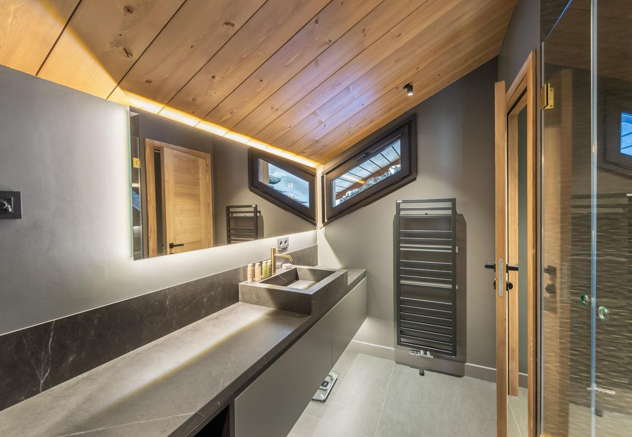 Chalet Méribelle, location en montagne, vacances au ski avec jacuzzi et vue panoramique, chalet de luxe, équipements modernes