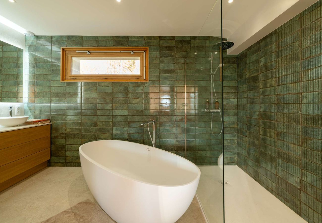 Villa à Veyrier-du-Lac - VEYRIER - Villa Jade, plage privée, 14p