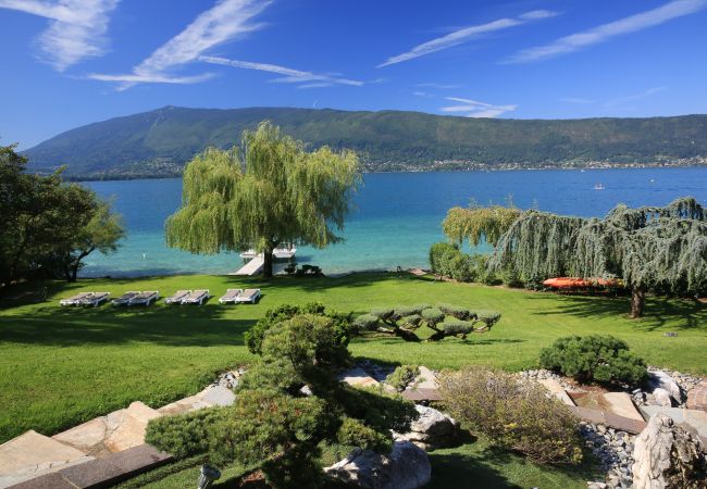 Villa à Veyrier-du-Lac - VEYRIER - Villa Azurea 5★, plage privée, 10p