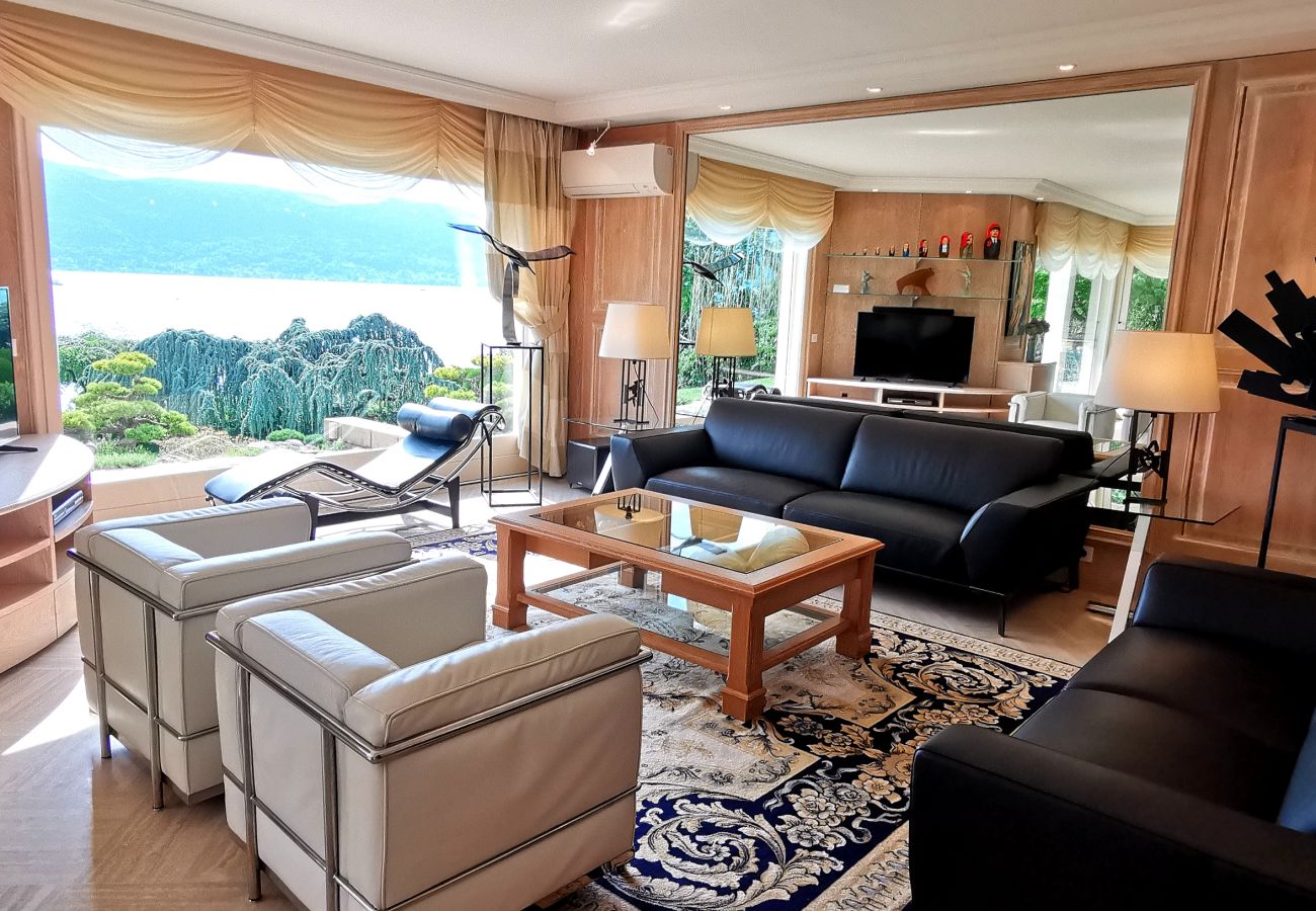 Villa à Veyrier-du-Lac - VEYRIER - Villa Azurea 5★, plage privée, 10p